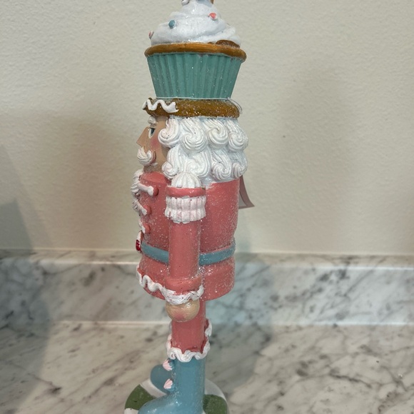 Cupcakes And Cashmere Cupcake Nutcracker-NWT - Picture 4 of 7